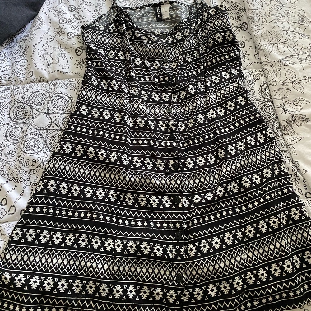 Black and white mini summer dress